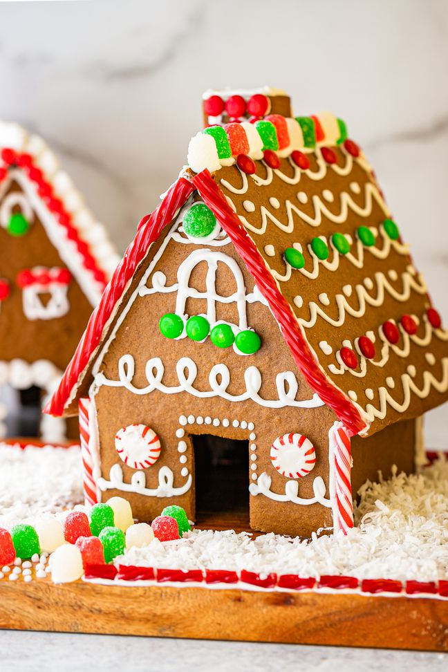 Cách làm ngôi nhà bánh gừng cho Giáng sinh lung linh - Ảnh 16