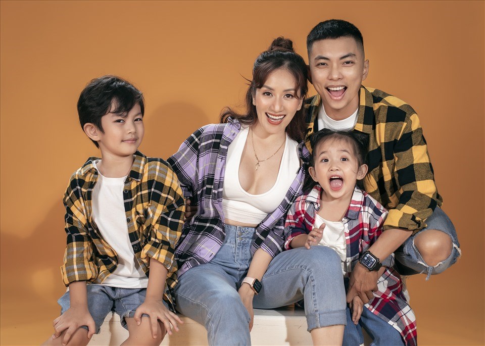 Giữa diễn biến mới nhà Khánh Thi, ngắm lại loạt ảnh gia đình giàu cảm xúc