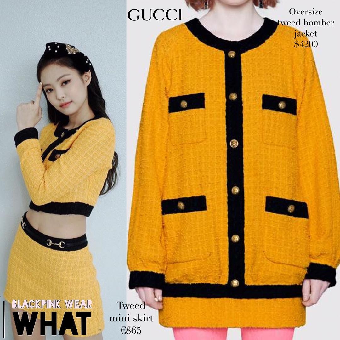 Chiếc áo khoác màu vàng rộng thùng thình của Gucci cũng được 'biến hoá' thành áo croptop và chân váy cực xịn xò giúp tôn lên vóc dáng thon gọn của cô nàng. 