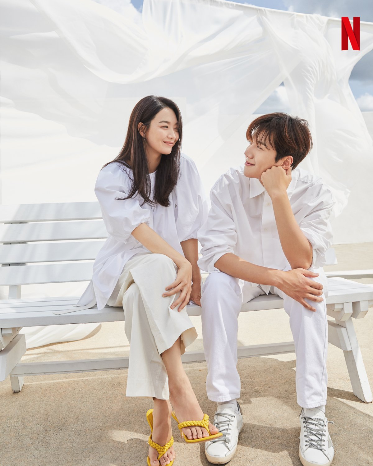 'Hometown Cha-Cha-Cha' đang là bộ phim Hàn Quốc được nhiều người yêu thích bởi nội dung nhẹ nhàng, sâu lắng, đầy tính nhân văn. Bên cạnh đó, sự xuất hiện của Shin Min Ah trong vai nữ chính cũng thu hút sự chú ý của khán giả.