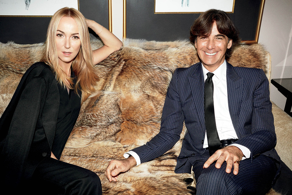 Đầu năm 2015, NTK Frida Giannini cùng chồng là Patrizio di Marco đã cùng nhau rời khỏi Gucci, kết thúc hành trình 12 năm đồng hành cùng nhà mốt Ý.