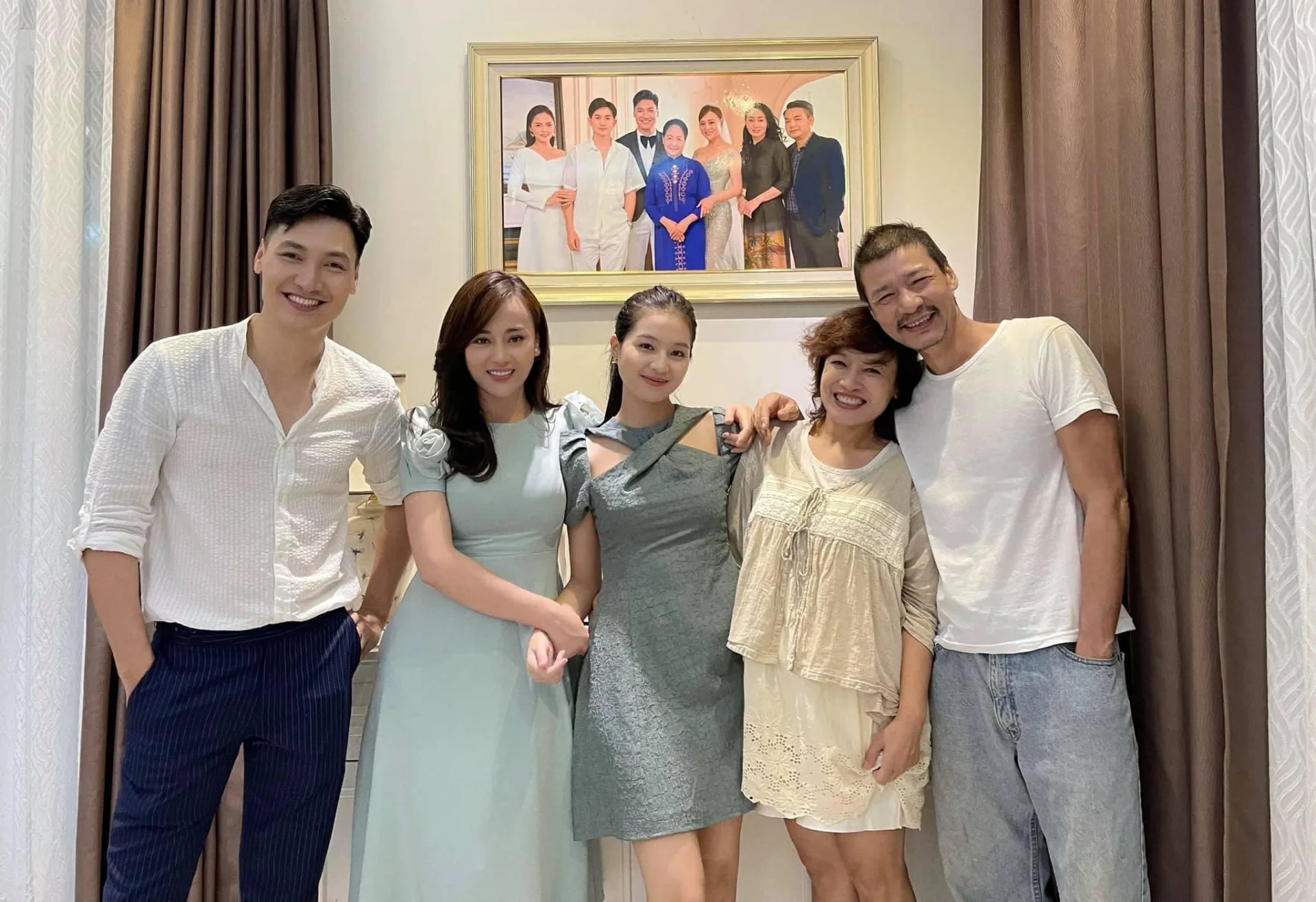 Khán giả ngỡ ngàng với trang phục của Nam trong những tập cuối phim 
