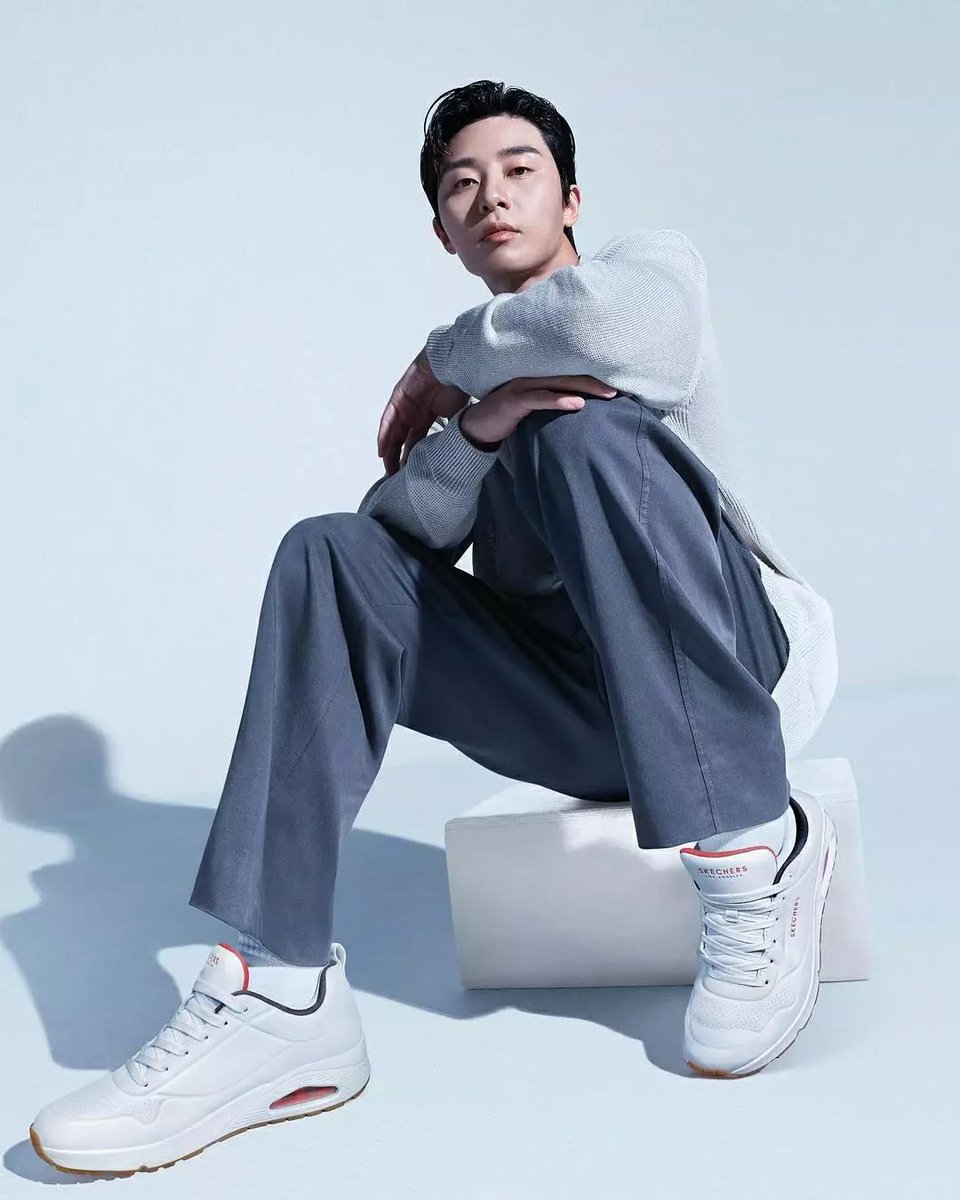 Park Seo Joon được netizen xem là hình mẫu của sự toàn diện. Phong cách của anh cũng hướng tới sự năng động và cá tính nên hoàn toàn phù hợp với hình ảnh của thương hiệu Skechers.