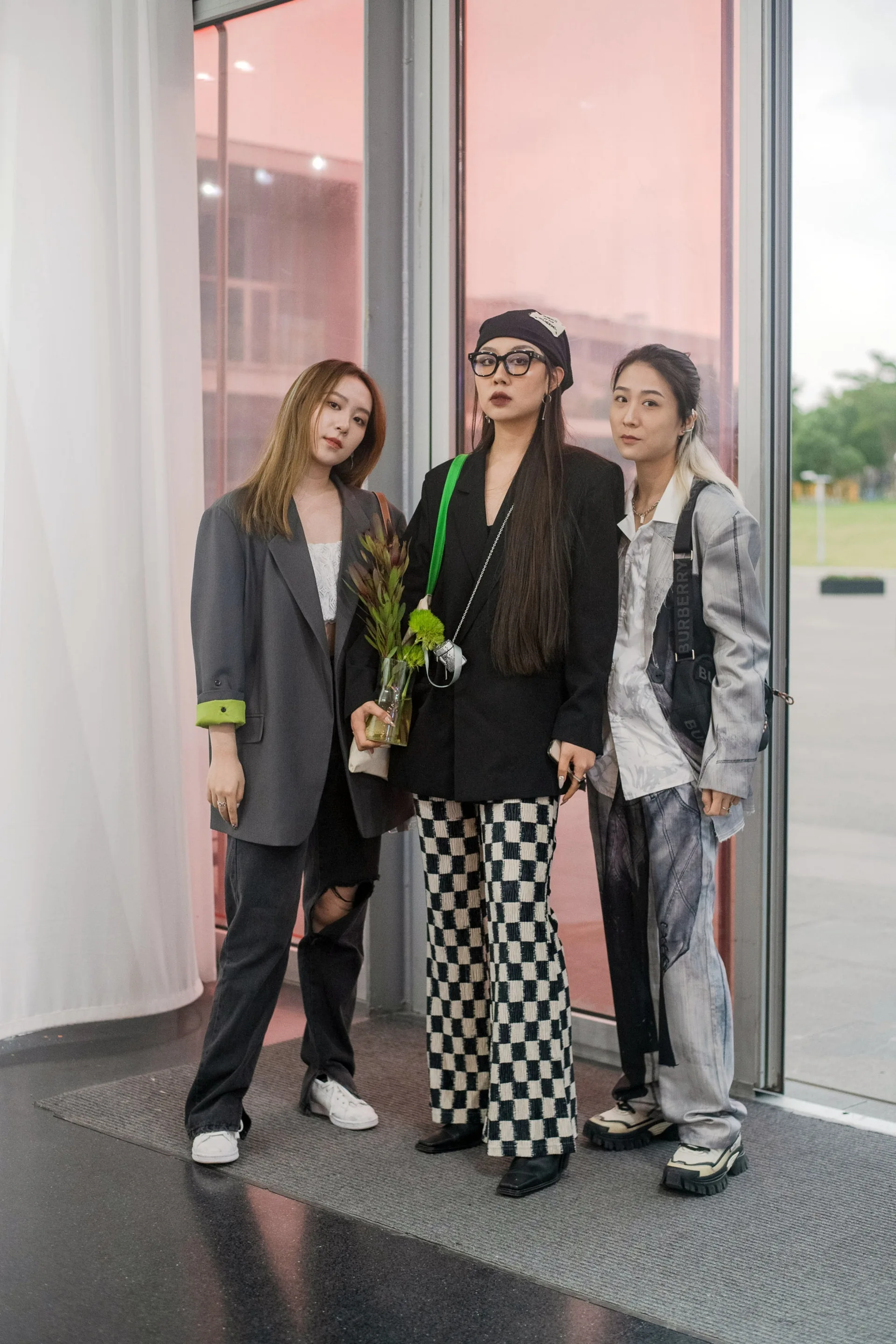 Giới trẻ Thượng Hải khiến dân tình mê mẩn với street style 