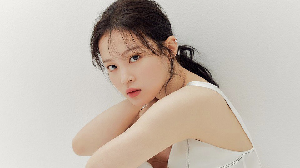 "Adele xứ Hàn" Lee Hi lấy lại vóc dáng ngoạn mục nhờ uống 3 cốc nước này mỗi ngày