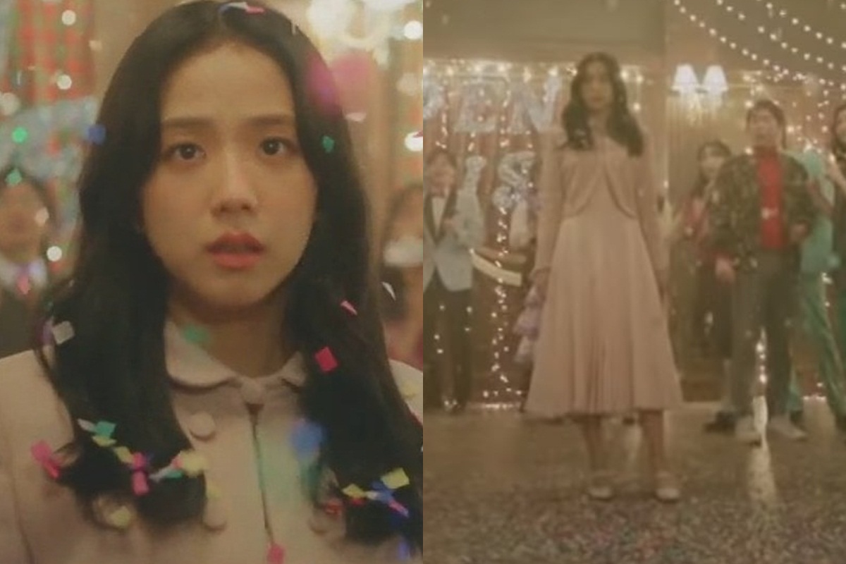 Vào vai 1 cô sinh viên trẻ với hình tượng thục nữ, Jisoo được khen ngợi hết lời khi diện chiếc váy hồng phấn khoe trọn vẻ đẹp nữ tính và ngọt ngào.