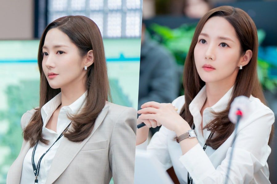 Tạo hình của 'nữ thần' Park Min Young trong phim mới cũng được netizen khen ngợi hết lời. Đặc biệt là cô nàng còn được khen trẻ hơn cả thời 'Thư ký Kim' nhờ kiểu tóc layer không mái ngang vai đơn giản.