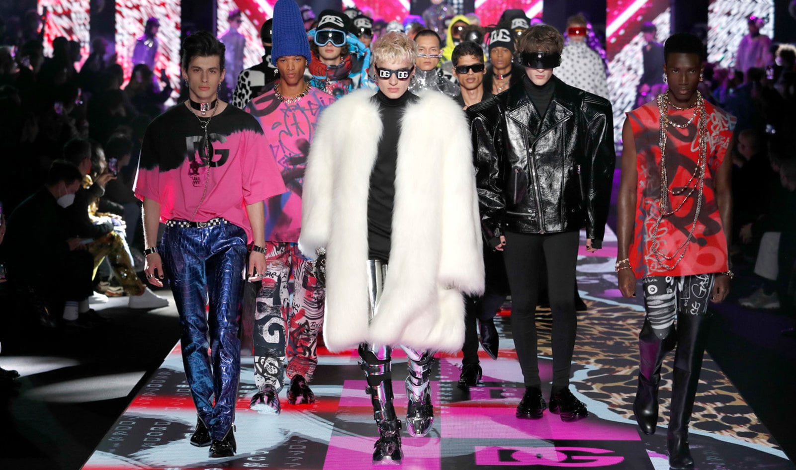 Áo khoác lông thú là một trong những thiết kế thời trang nổi bật trong các BST hàng năm của Dolce & Gabbana.