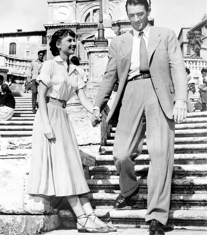 Bạn có thể biến set đồ đã làm nên hình tượng trang nhã nổi tiếng của Audrey Hepburn trong bộ phim “Kỳ nghỉ ở Rome” trở thành “đồng phục mùa hè” cho mình