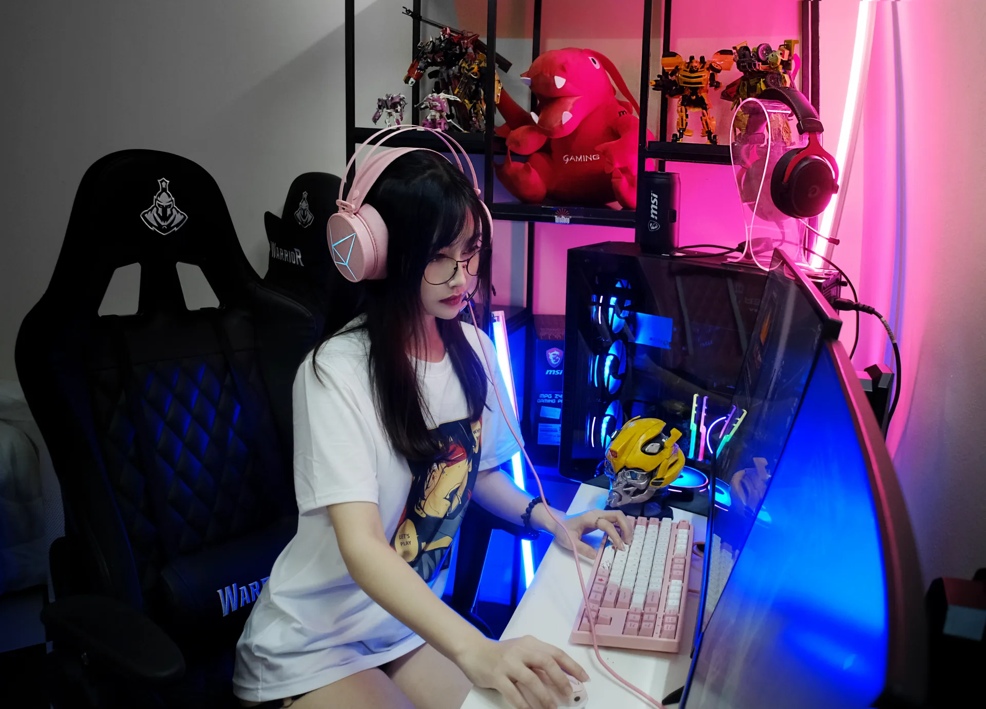 Ngắm loạt ảnh Girl xinh bên 'đồ chơi' gaming gear AKKO: nóng bỏng, gợi cảm, đáng yêu, thanh thuần đủ cả - Ảnh 1