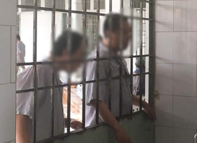 Tiến sĩ Kinh tế bị điên vì nghiện điện thoại, sa vào thế giới ảo