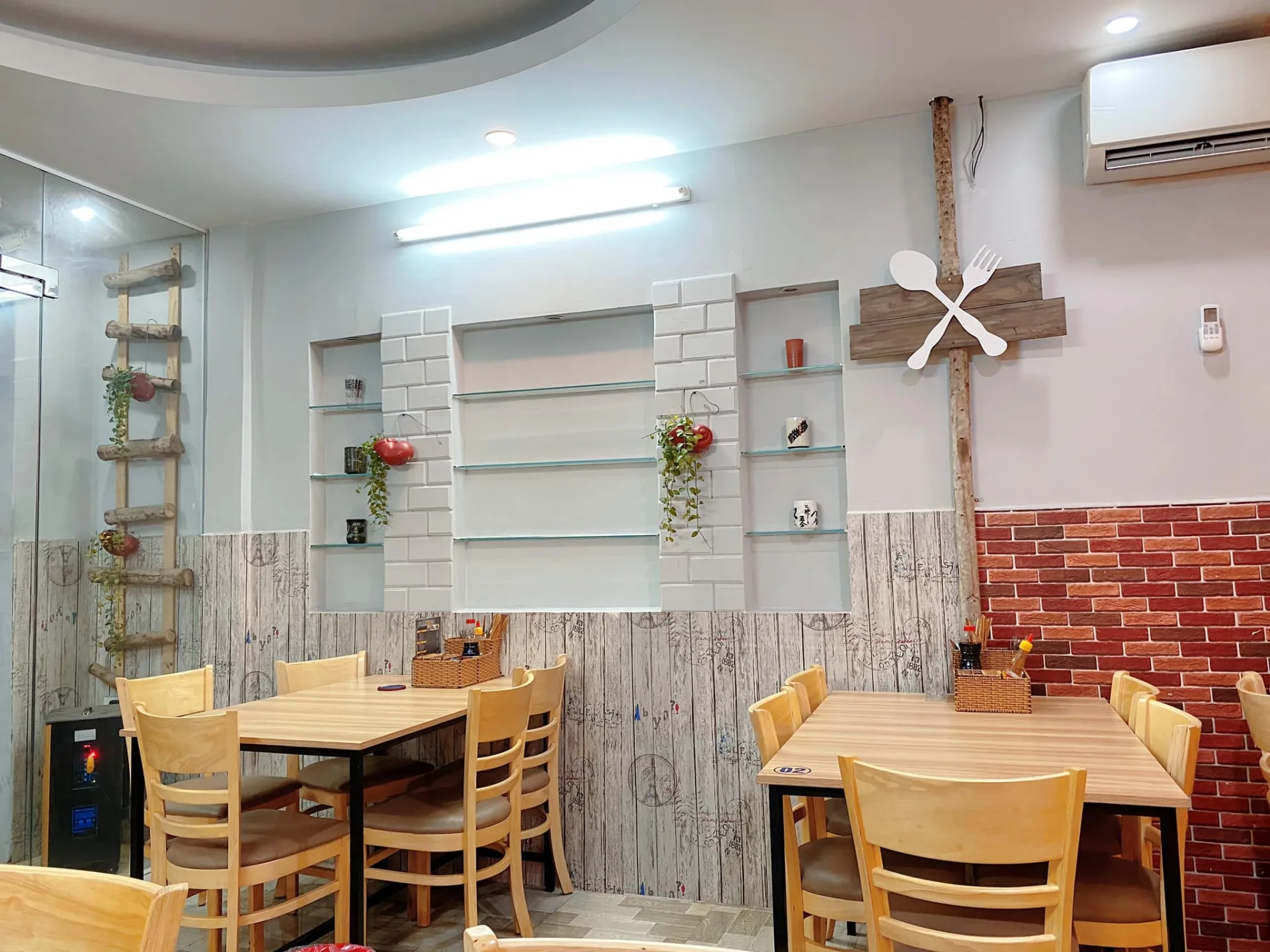 Muốn yêu thì nói còn đói thì ghé ngay các quán cơm ngon ở Vũng Tàu - Ảnh 1