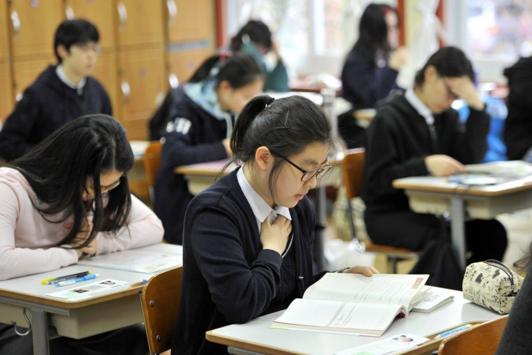 Hàn Quốc có thể trở thành đất nước có tỷ lệ tự tử vì áp lực học tập cao nhất thế giới.