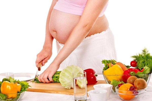 Dấu hiệu cho thấy cơ thể mẹ bầu đang thiếu dinh dưỡng trầm trọng
