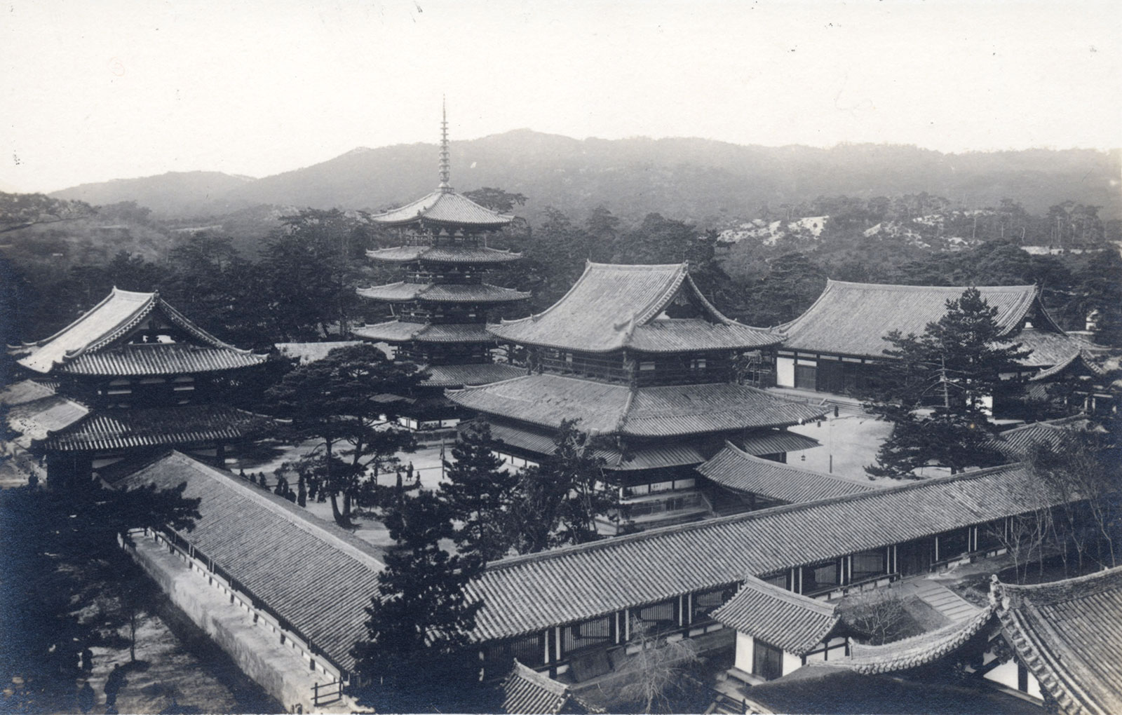 Kongō Gumi, một doanh nghiệp tới từ Nhật Bản đã kéo dài 1428 năm.  