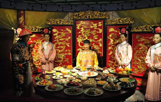 Sử sách Trung Hoa từng ghi chép nhiều thói quen ăn uống, sinh hoạt trong triều đình vua chúa thời xưa.