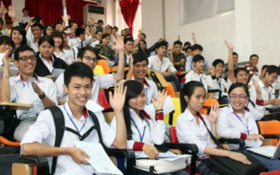 Giới trẻ Việt Nam đã và đang giành sự quan tâm rất lớn tới ngành giáo dục, chú trọng phát triển kiến thức của bản thân và hội nhập quốc tế. 