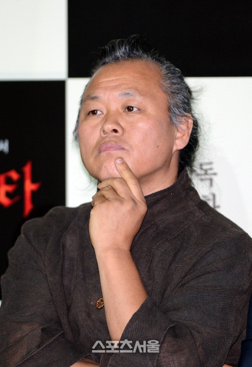 Đạo diễn Kim Ki Duk nhiều lần gạ gẫm nữ diễn viên quan hệ tình dục sau khi tuyển cô vào vai chính trong Moebius.