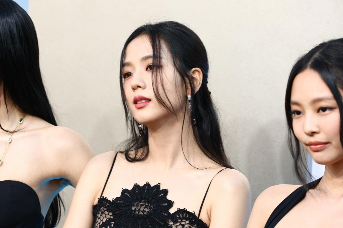 Jennie và Lisa khiến chị cả Jisoo rơi nước mắt 2 lần trong suốt 6 năm hoạt động - Ảnh 4