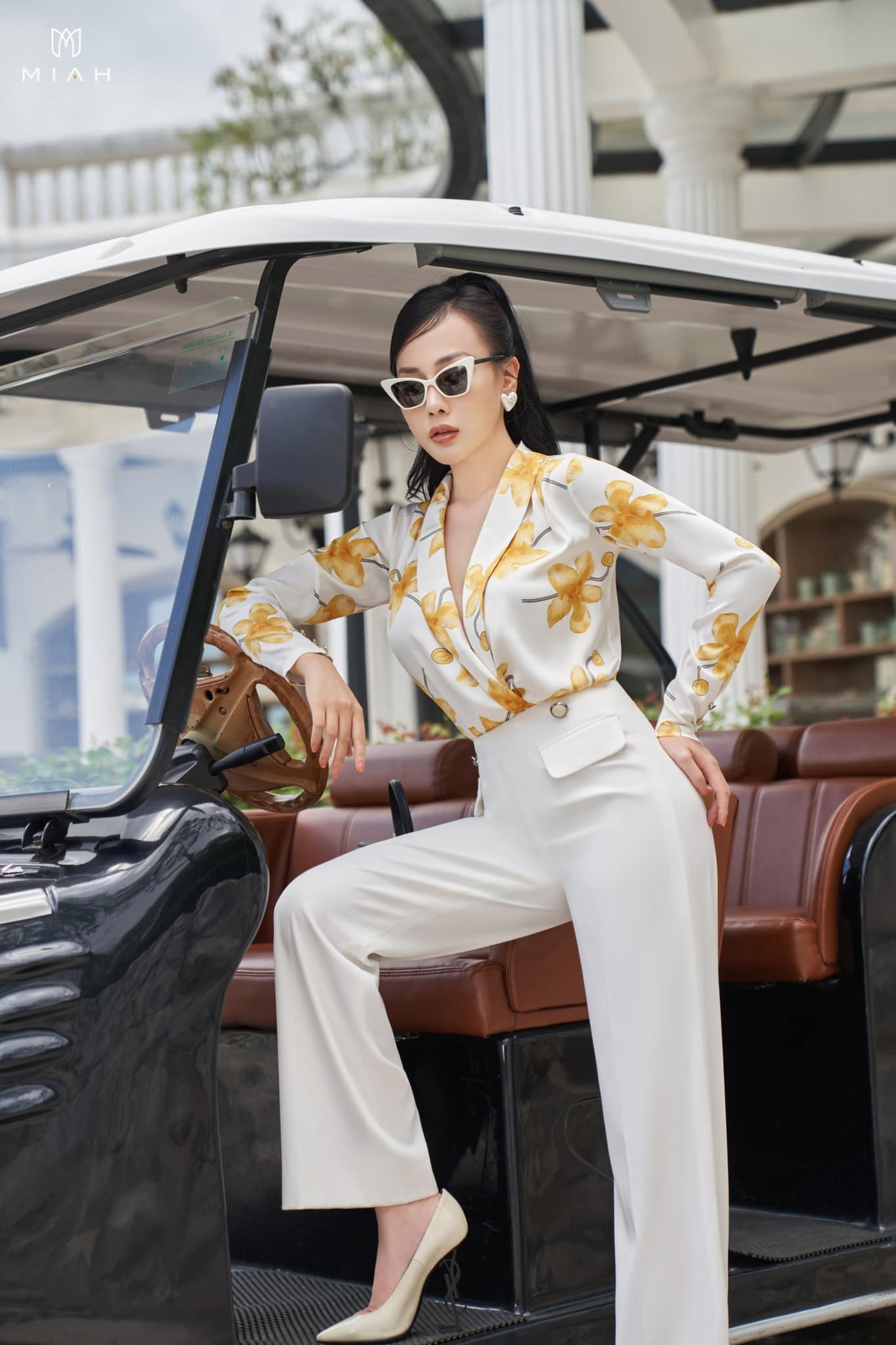 Phương Oanh khoe ảnh bên xế hộp, phản ứng cực gắt khi dân mạng réo tên Shark Bình - Ảnh 7