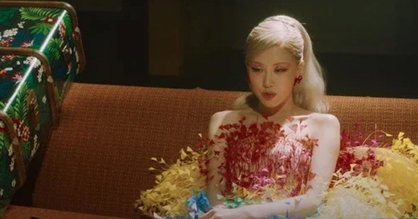 Trang phục của NTK Công Trí xuất hiện cùng Rosé BLACKPINK trong MV GONE 
