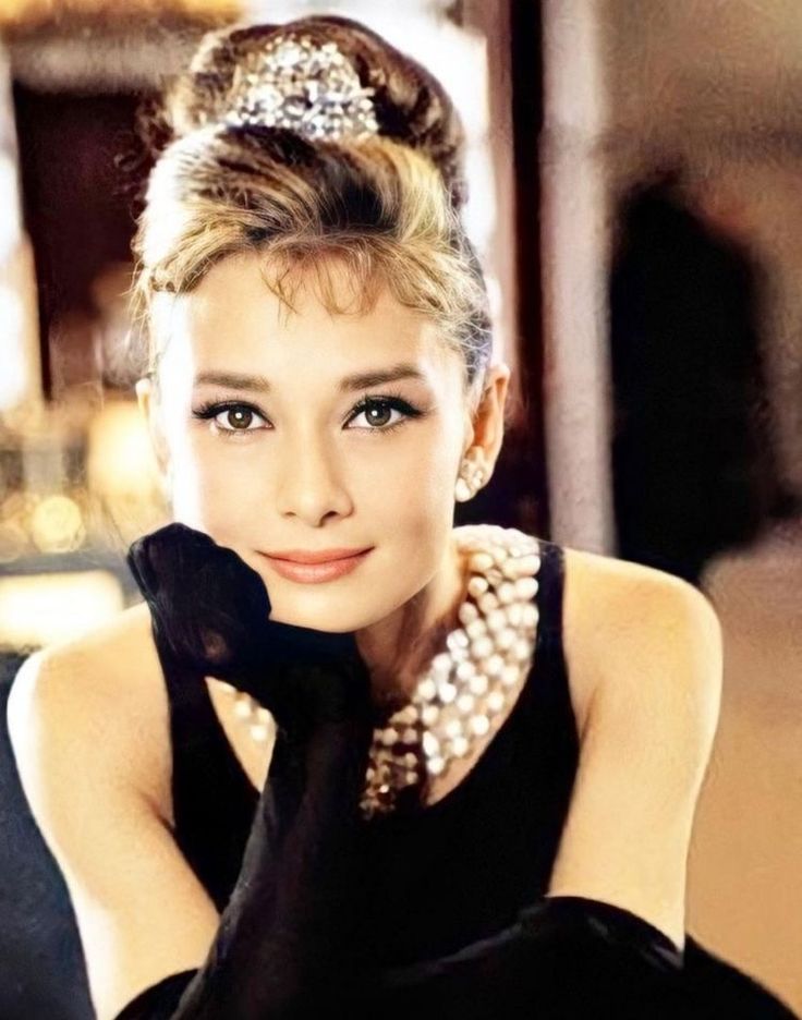 Chiếc ảnh đi mãi theo năm tháng của Audrey Hepburn