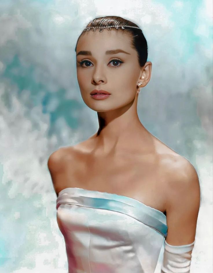 Hàng mi dài và đậm là một điểm nhấn cho khuôn mặt thêm vẻ đẹp sắc nét