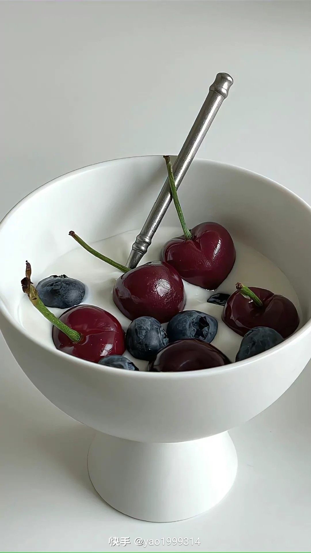 Chưa kể nếu ăn cơm no rồi ăn thêm trái cây ngọt thì lượng đường tổng cộng trong bữa ăn sẽ tăng, đường huyết sẽ tăng cao và nhanh, không có lợi cho sức khỏe của bạn.