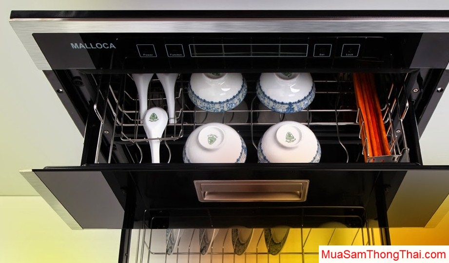 Máy sấy bát đũa giúp cho đồ dùng bếp sạch sẽ, tránh vi khuẩn trong mùa nồm.