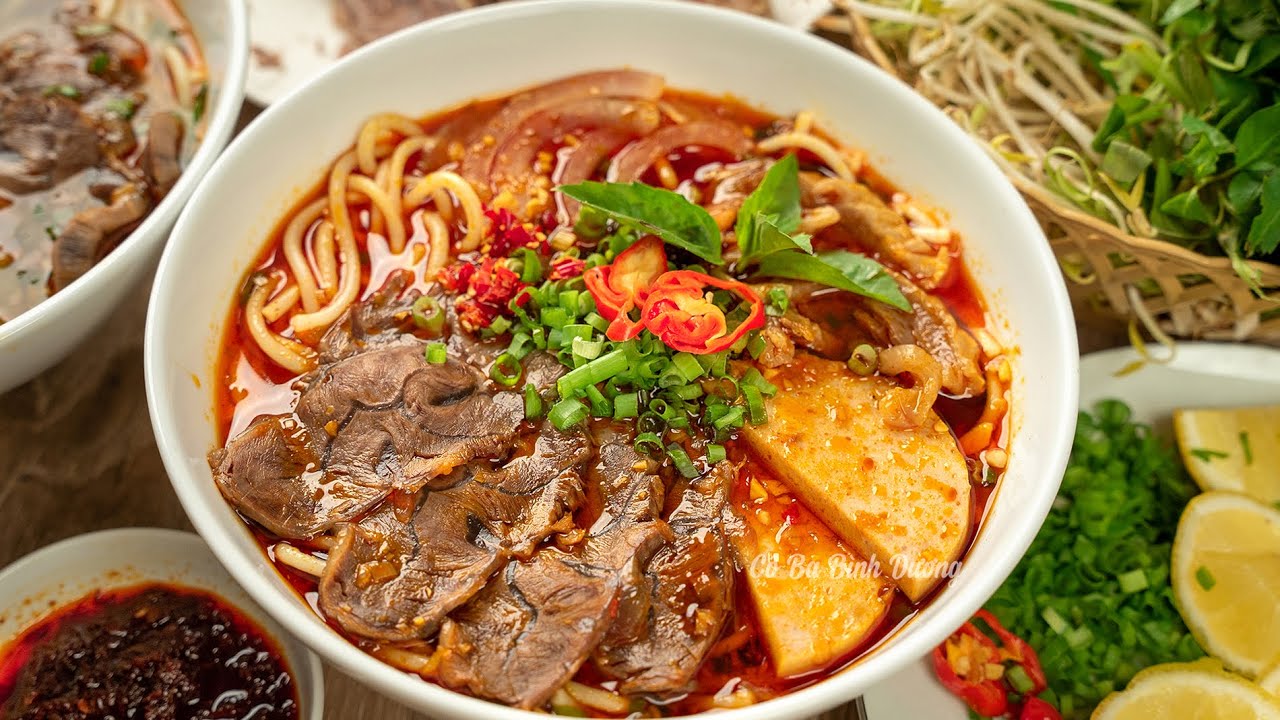 Bún bò - món đặc sản biểu tượng của ẩm thực Huế