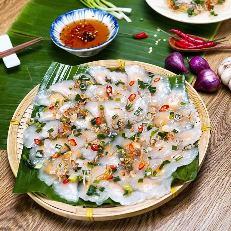 Bánh bột lọc Huế thơm ngon, cay nồng