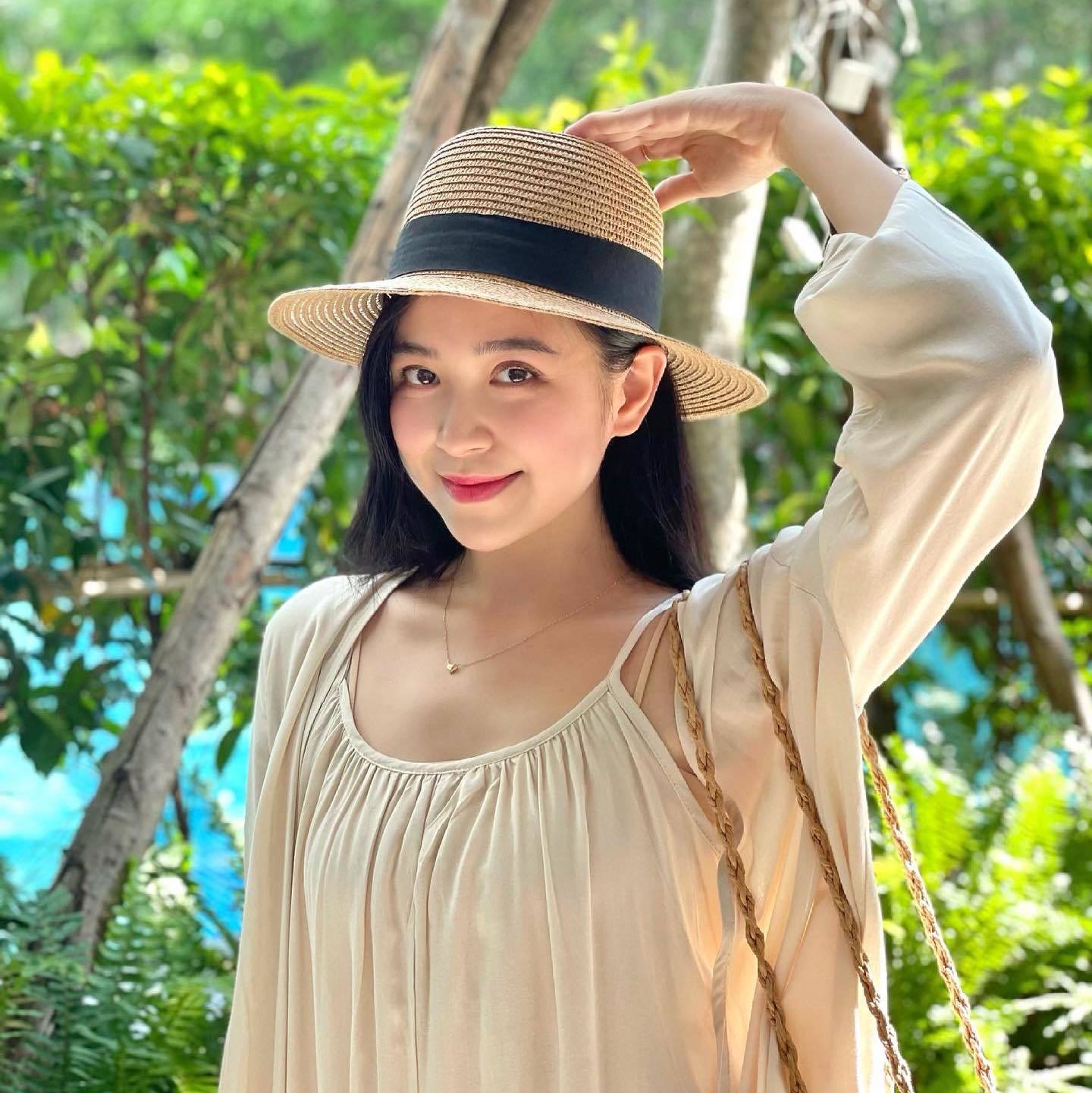 Vẻ đẹp nóng bỏng của “mẹ kế” Kim Oanh trong “Lối nhỏ vào đời” - Ảnh 11