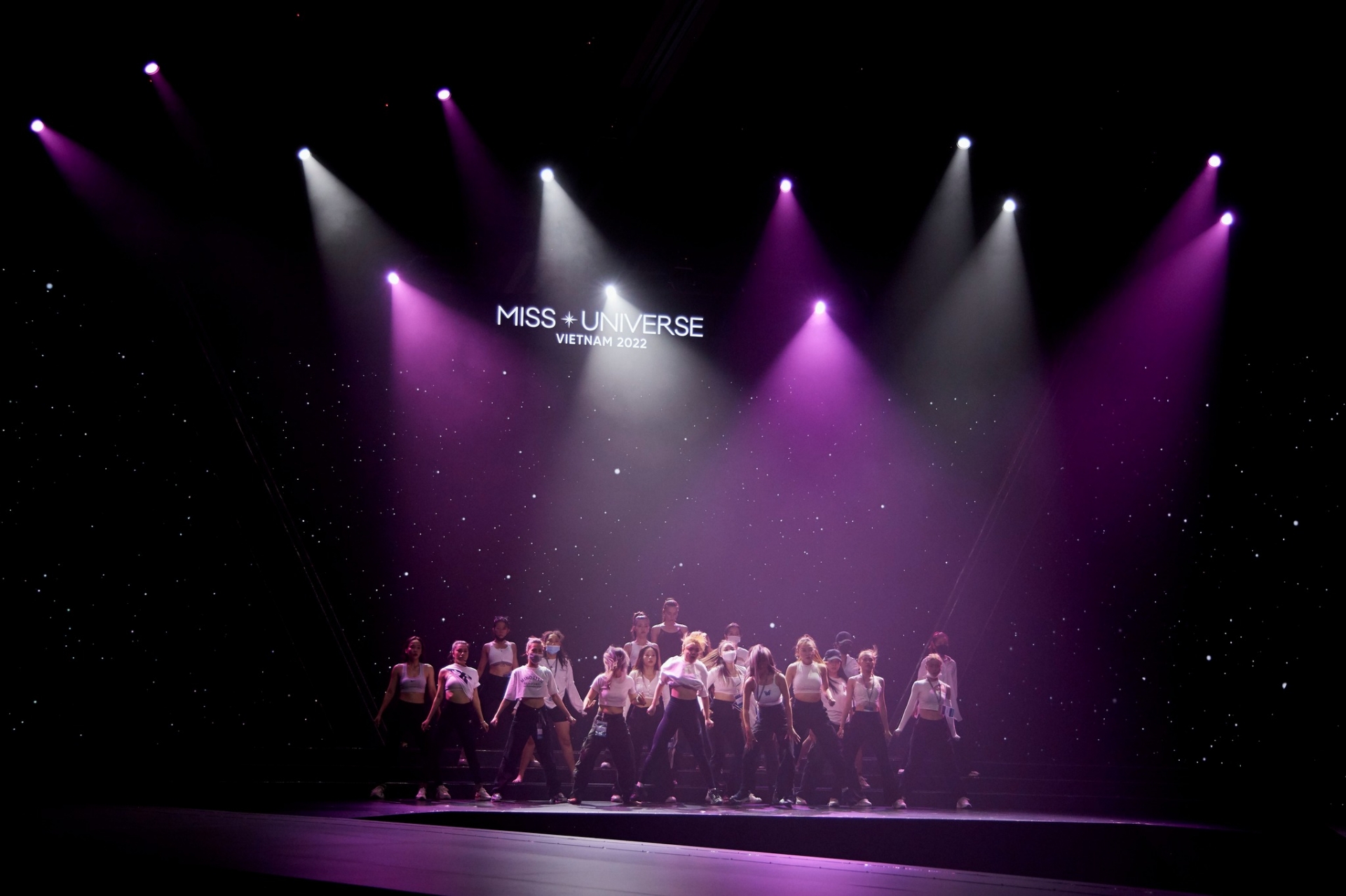 Lộ diện mặt mộc của top 41 Hoa hậu Hoàn vũ Việt Nam 2022 tại buổi tổng duyệt - Ảnh 11