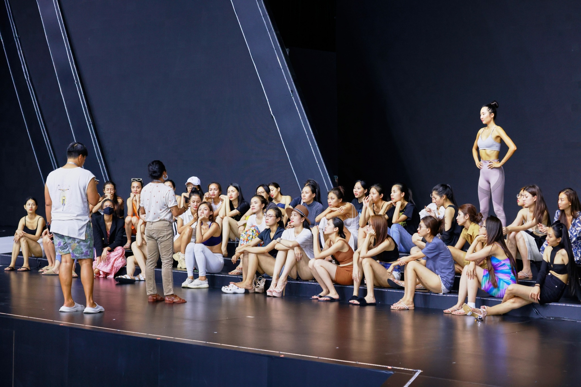 Lộ diện mặt mộc của top 41 Hoa hậu Hoàn vũ Việt Nam 2022 tại buổi tổng duyệt - Ảnh 5