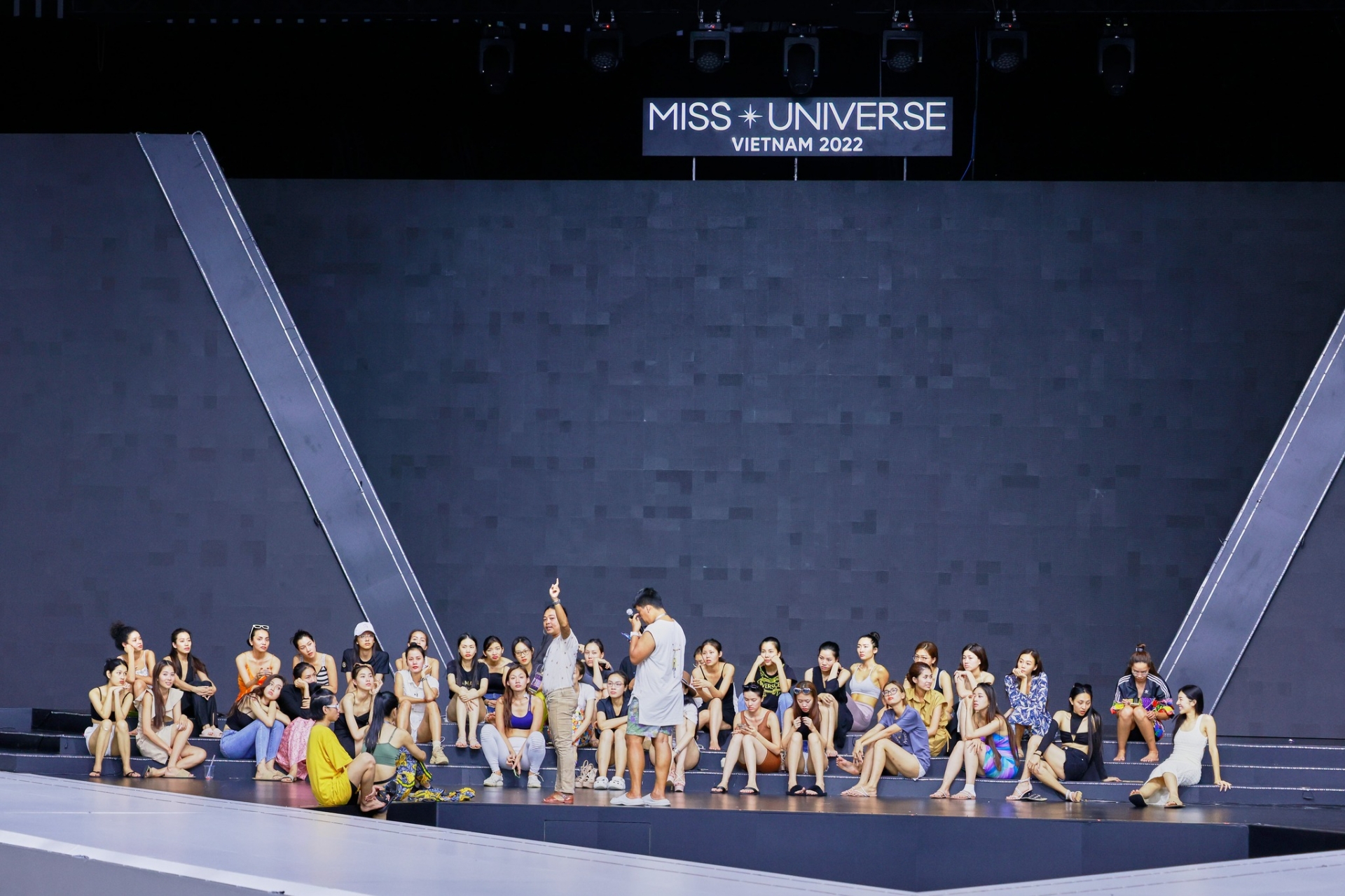 Lộ diện mặt mộc của top 41 Hoa hậu Hoàn vũ Việt Nam 2022 tại buổi tổng duyệt - Ảnh 6