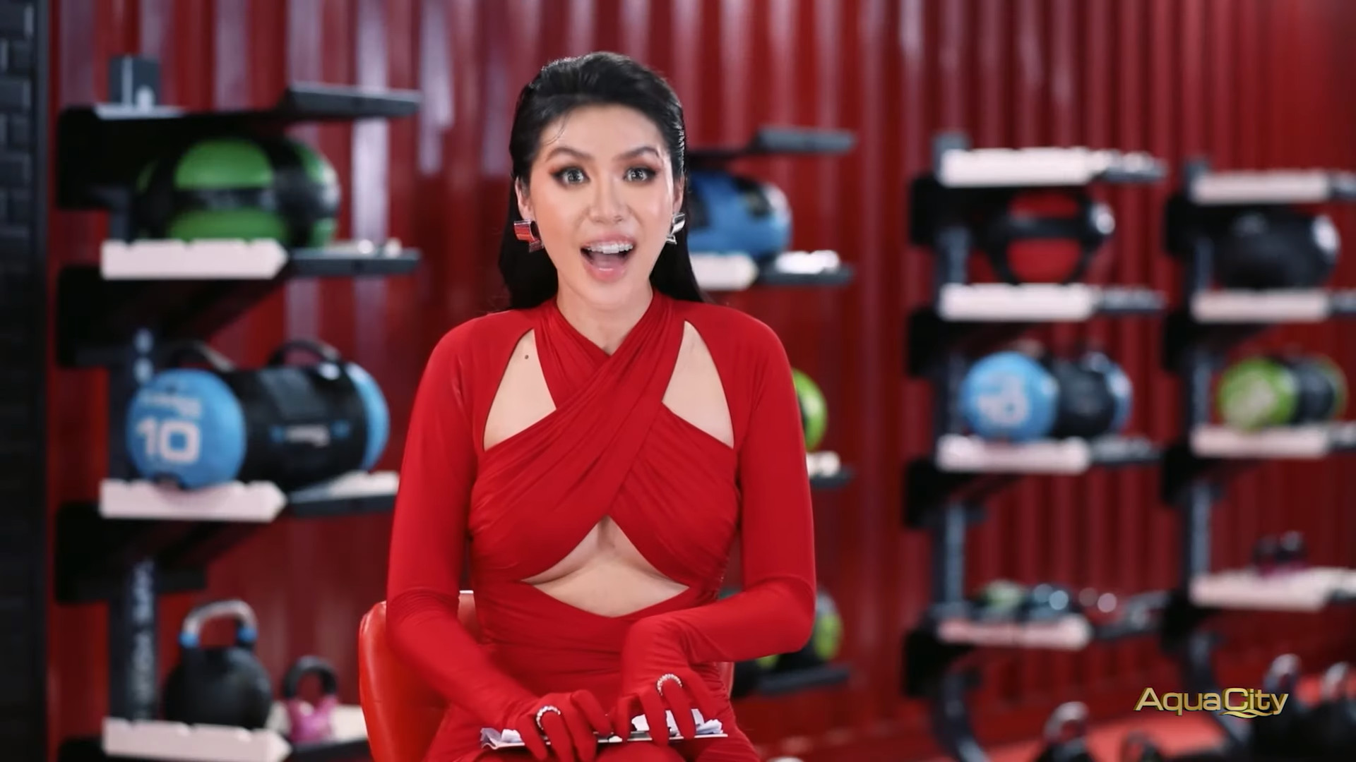 Á hậu Thúy Vân “cao tay” tranh giành Lê Bống về đội từ Kỳ Duyên - Ảnh 1