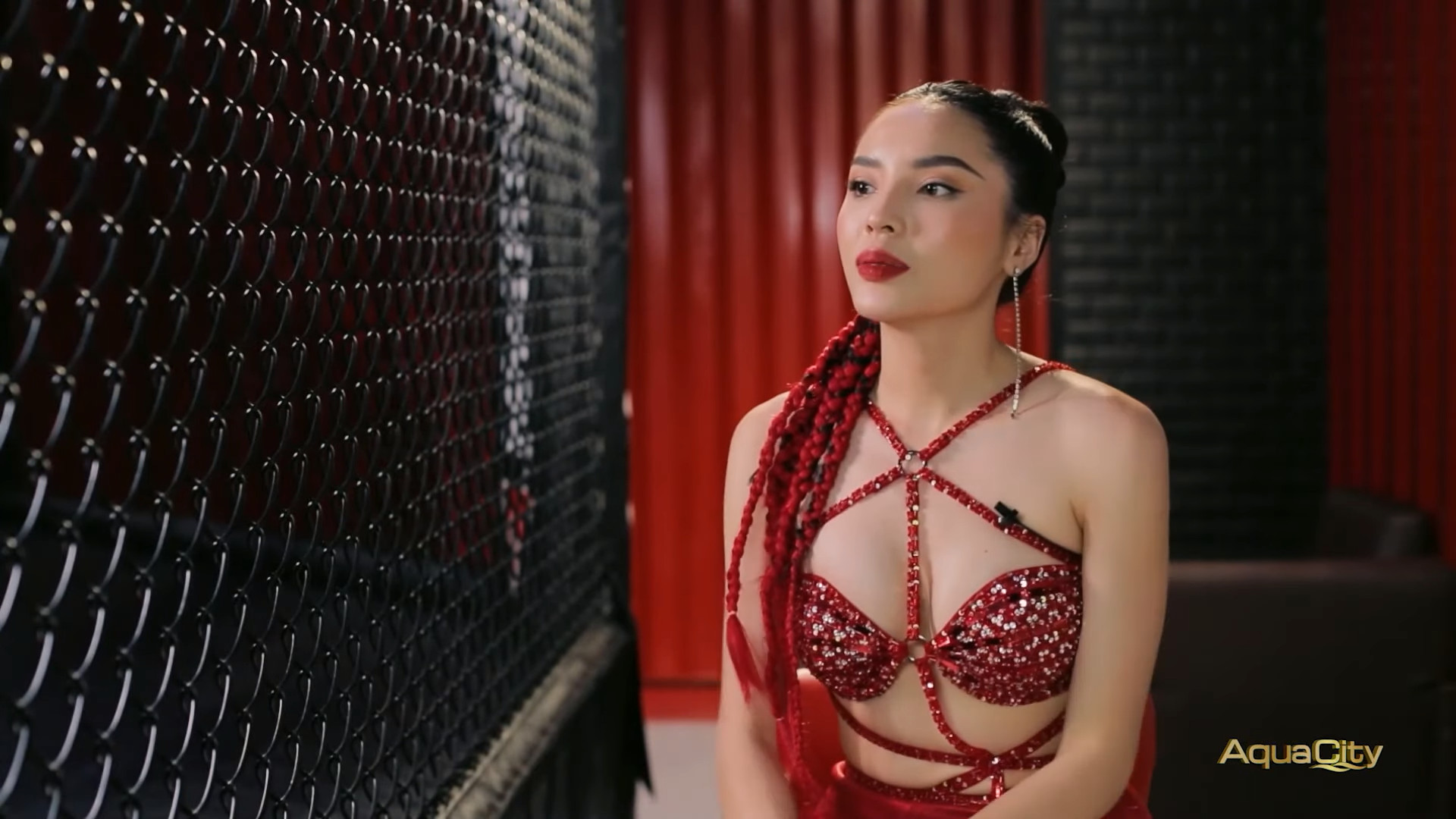 Á hậu Thúy Vân “cao tay” tranh giành Lê Bống về đội từ Kỳ Duyên - Ảnh 1