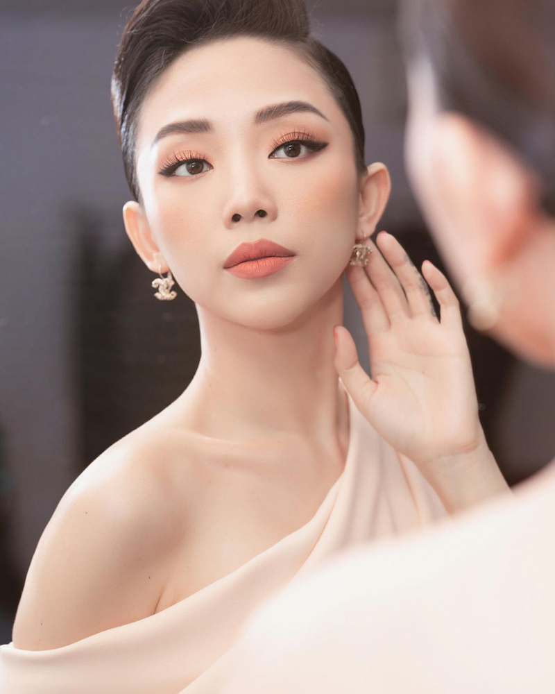 Điểm thi của sao Việt: Sơn Tùng M-TP thủ khoa, Tóc Tiên từng đỗ 3 trường đại học - Ảnh 2