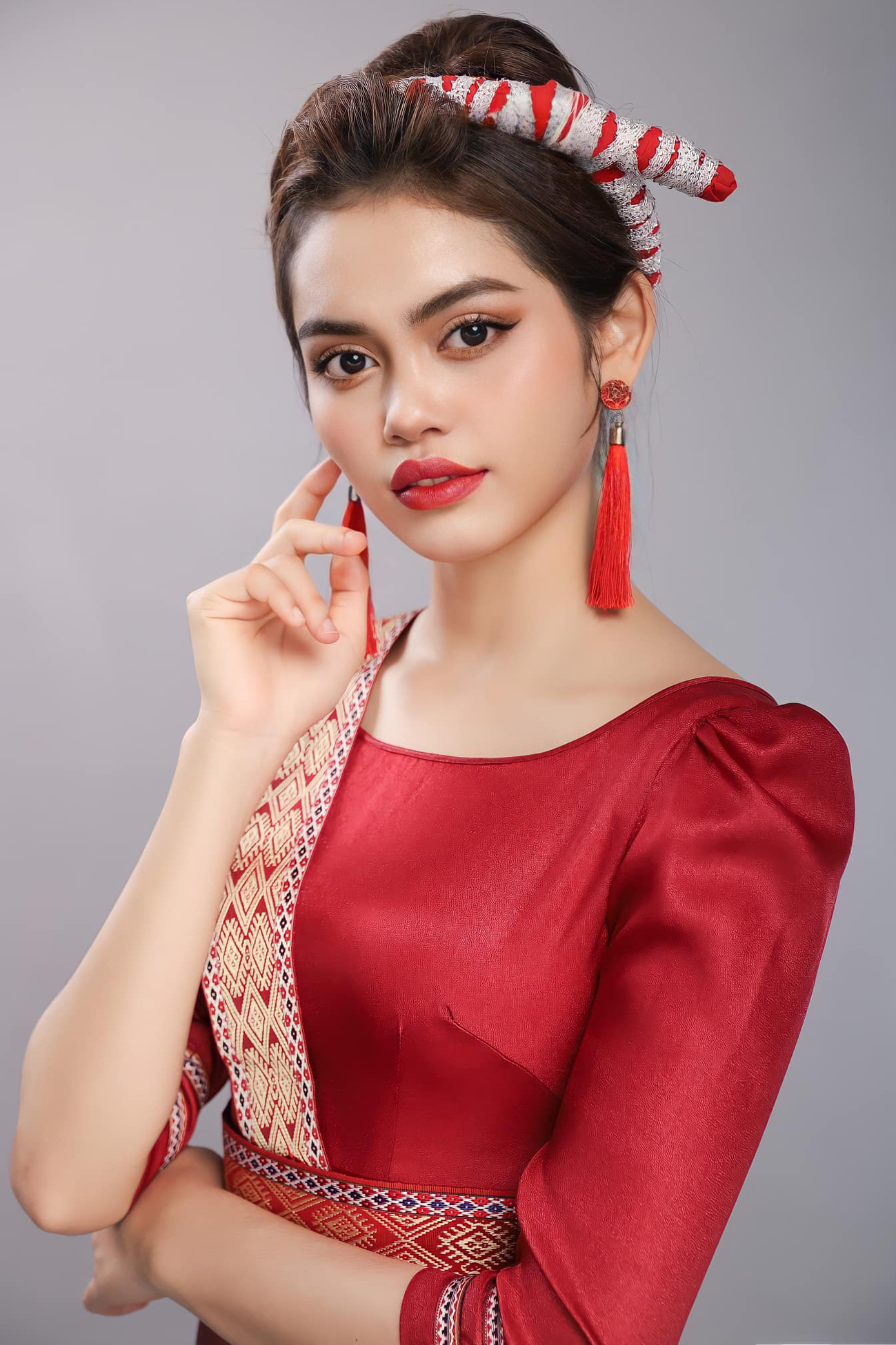 Cô gái dân tộc Chăm đi thi hoa hậu: một tháng tham dự tận 2 cuộc thi - Ảnh 2