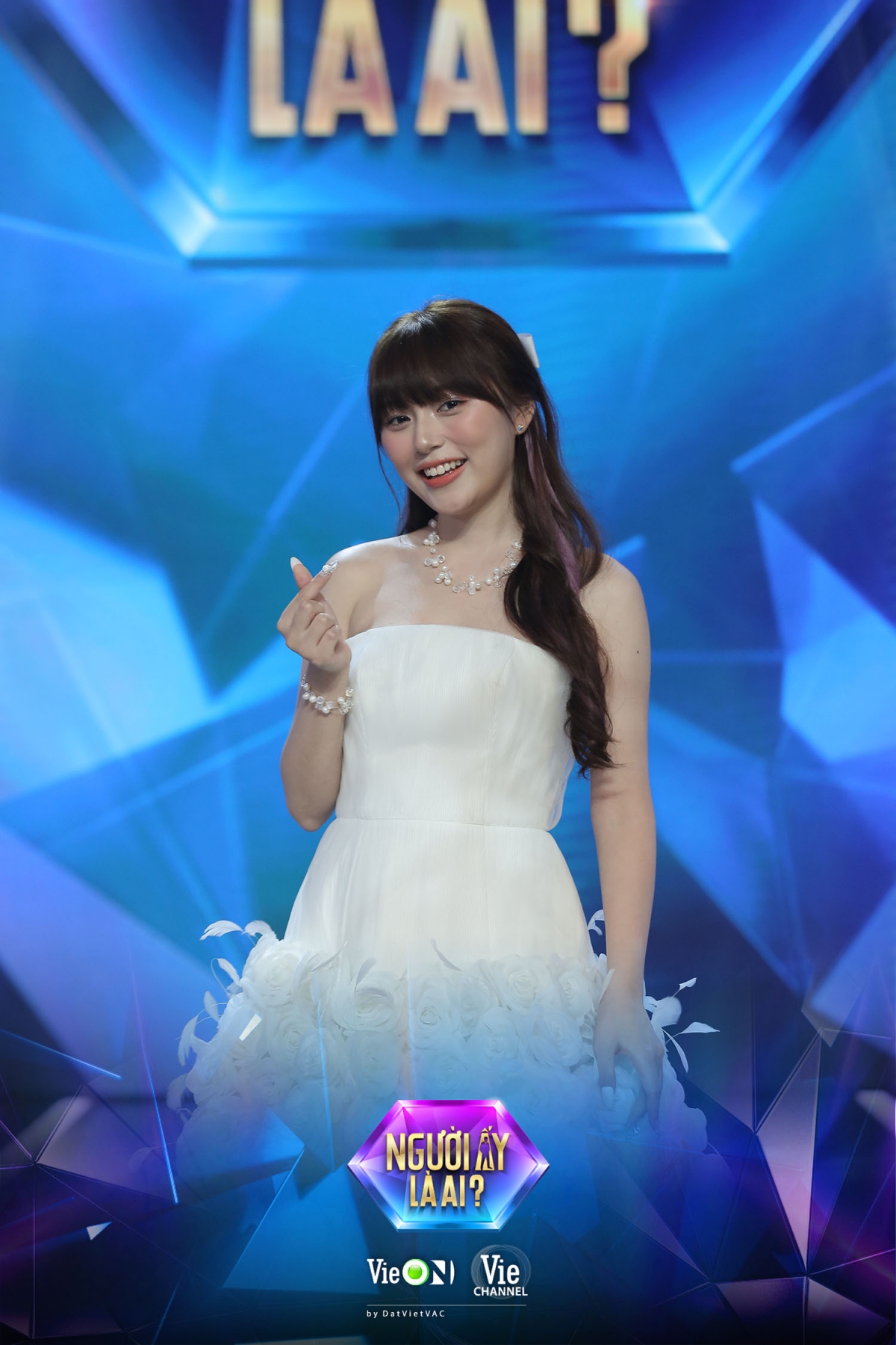 Hoa hậu Thùy Tiên bât chấp nhận Hòa Minzy làm mẹ chồng - Ảnh 1