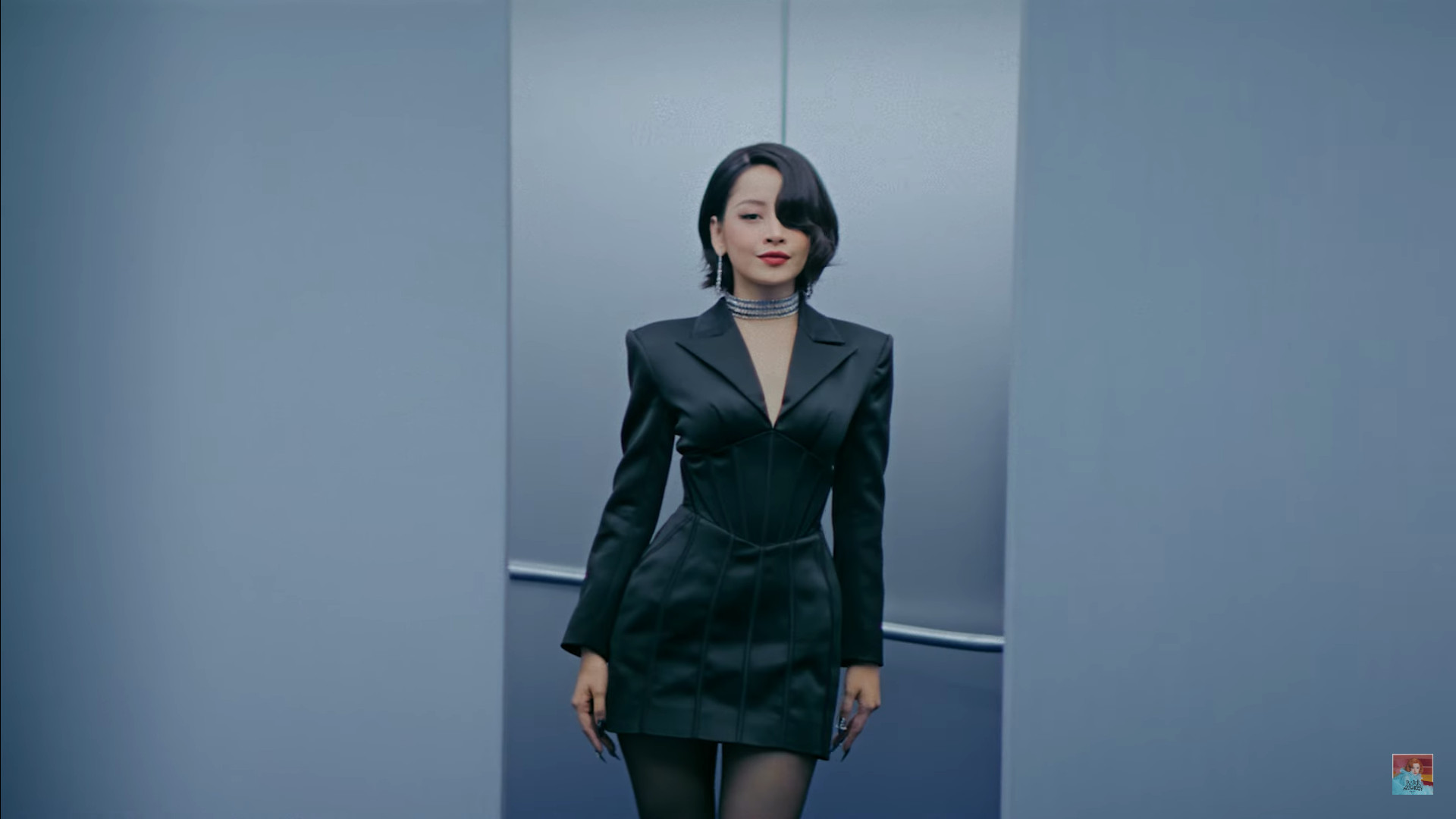 Chi pu tung MV comeback, cộng đồng mạng muốn khen mà không được - Ảnh 1