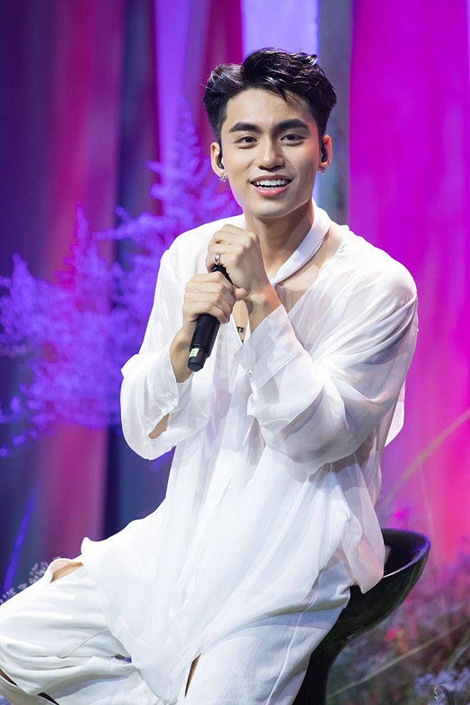 Vừa debut, em trai Sơn Tùng được so sánh giống Lê Dương Bảo Lâm như hai giọt nước - Ảnh 1