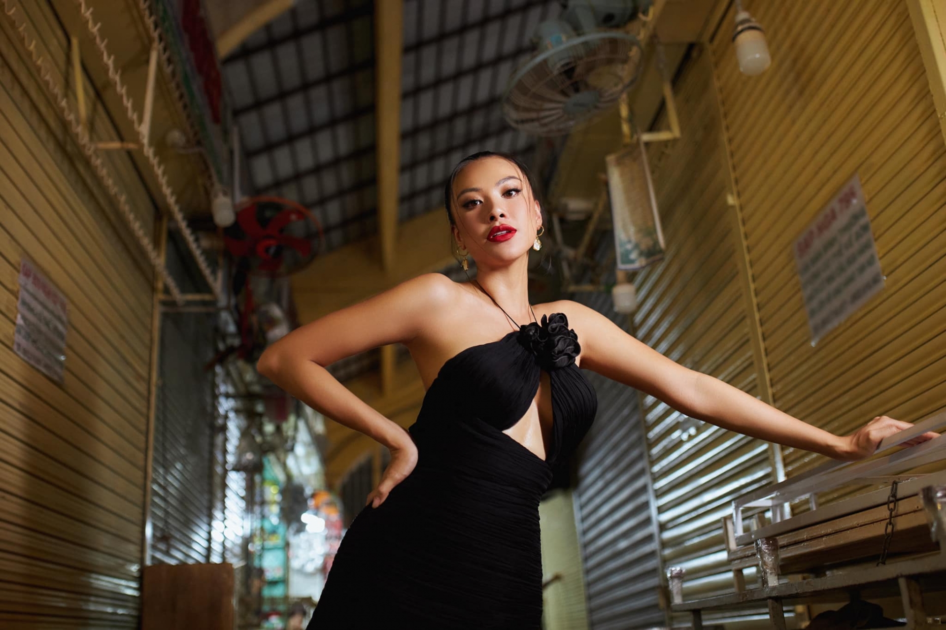 Á hậu kim Duyên lên tiếng về lùm xùm bị buộc thôi học và làm rõ lý do có 2 năm sinh - Ảnh 1