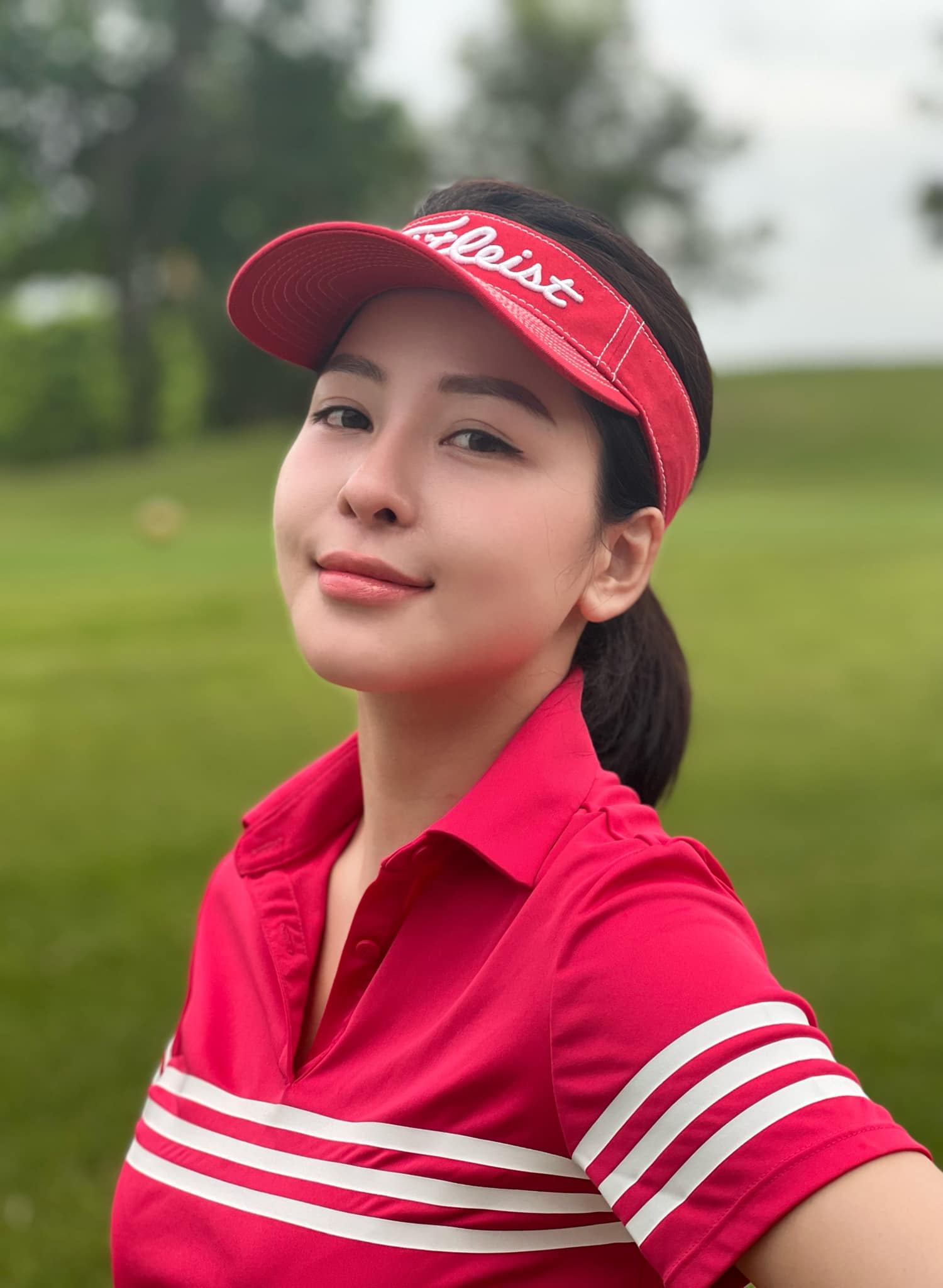 Đôi dép xăng đan 30 triệu của hot girl Trâm Anh chỉ là đồ chơi cho chó - Ảnh 3