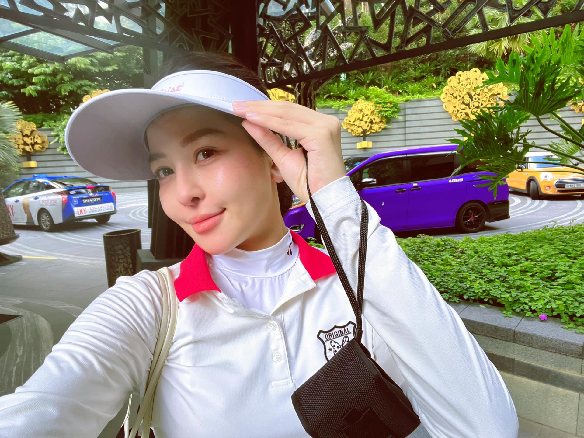 Đôi dép xăng đan 30 triệu của hot girl Trâm Anh chỉ là đồ chơi cho chó - Ảnh 5