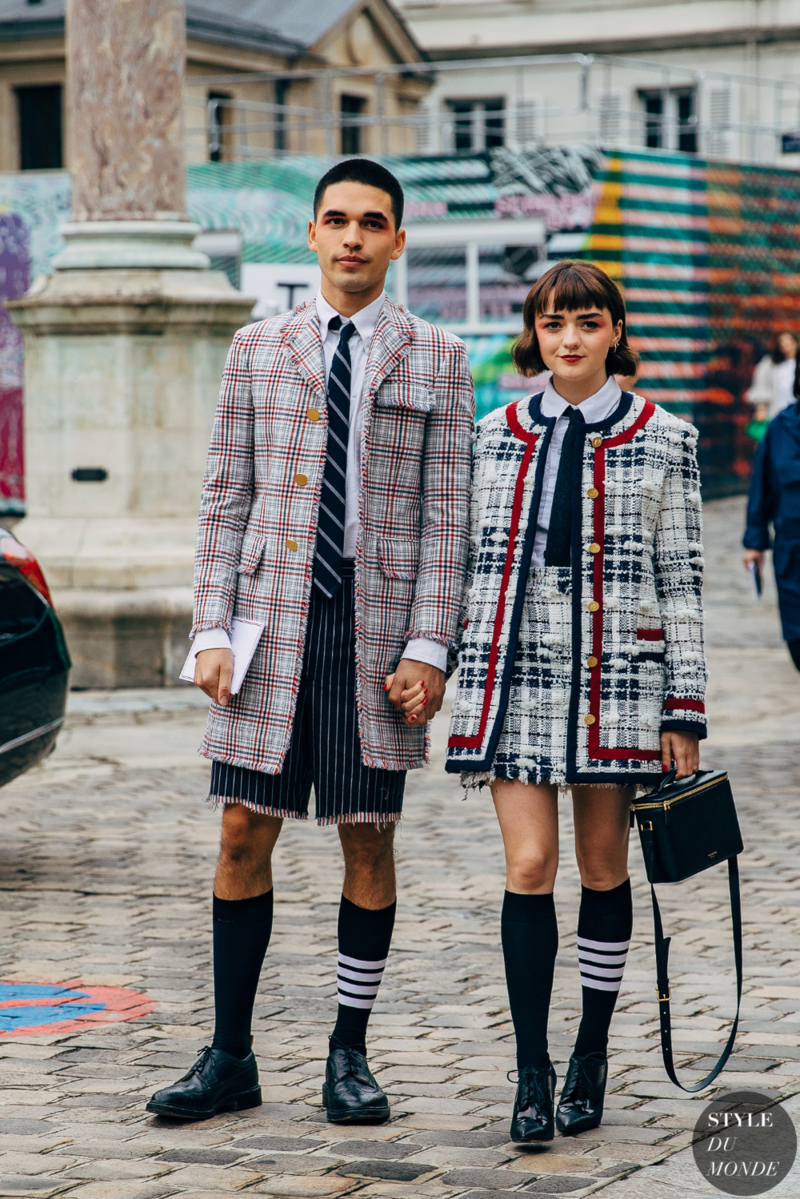 Dựa vào tầm ảnh hưởng của Chanel, vải tweed vẫn luôn giữ vững vị trí trên “đường đua” thời trang, đặc biệt là trong mùa Thu – Đông.