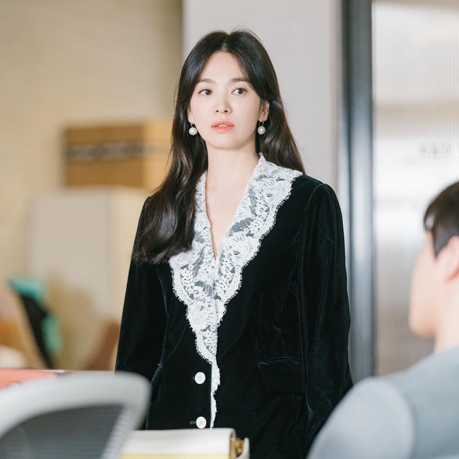Fan Song Hye Kyo nhất định phải 'đu thần tượng' những items trung tính 'đáng đồng tiền bát gạo' này - Ảnh 6