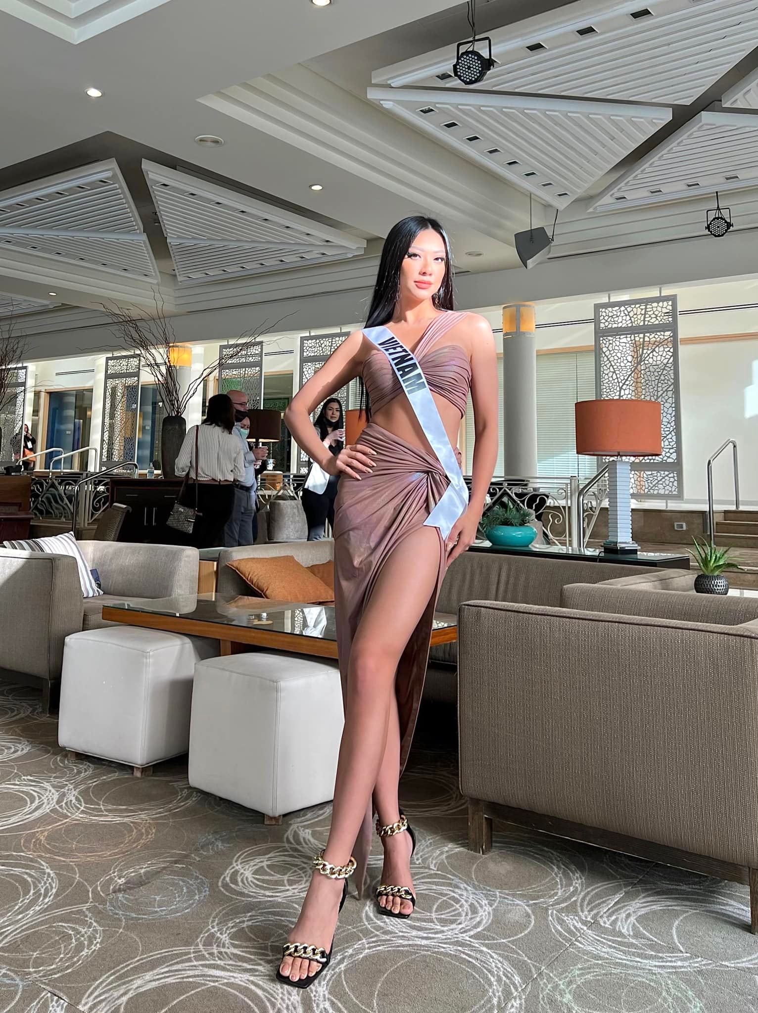 Có lẽ Kim Duyên chính là đại diện Việt Nam ăn mặc cháy nhất trong lịch sử Miss Universe.