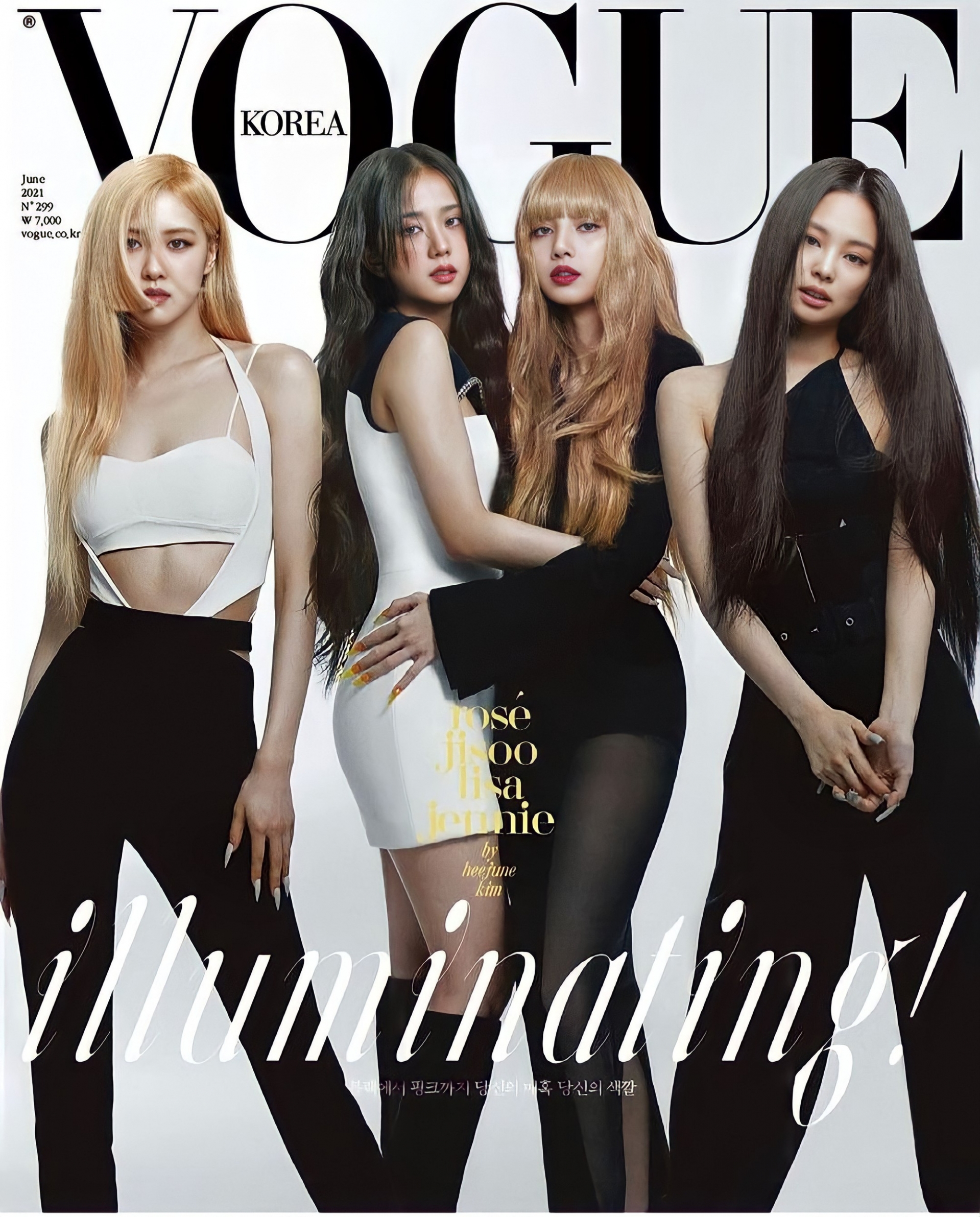 Xuát hiện cùng các chị em của Blackpink trên Vogue Hàn Quốc, Lisa gây ấn tượng với mái tóc vàng rực rỡ.