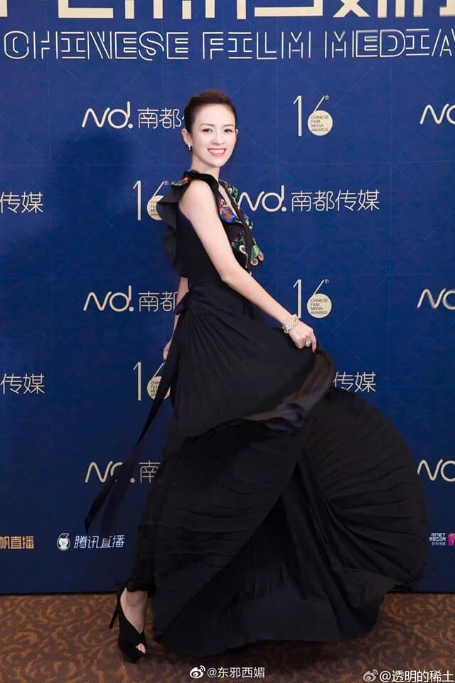 Khoảnh khắc tung váy của mỹ nhân Hoa ngữ: Quan Hiểu Đồng như công chúa, Dương Tử mặt 'sượng trân' - Ảnh 4